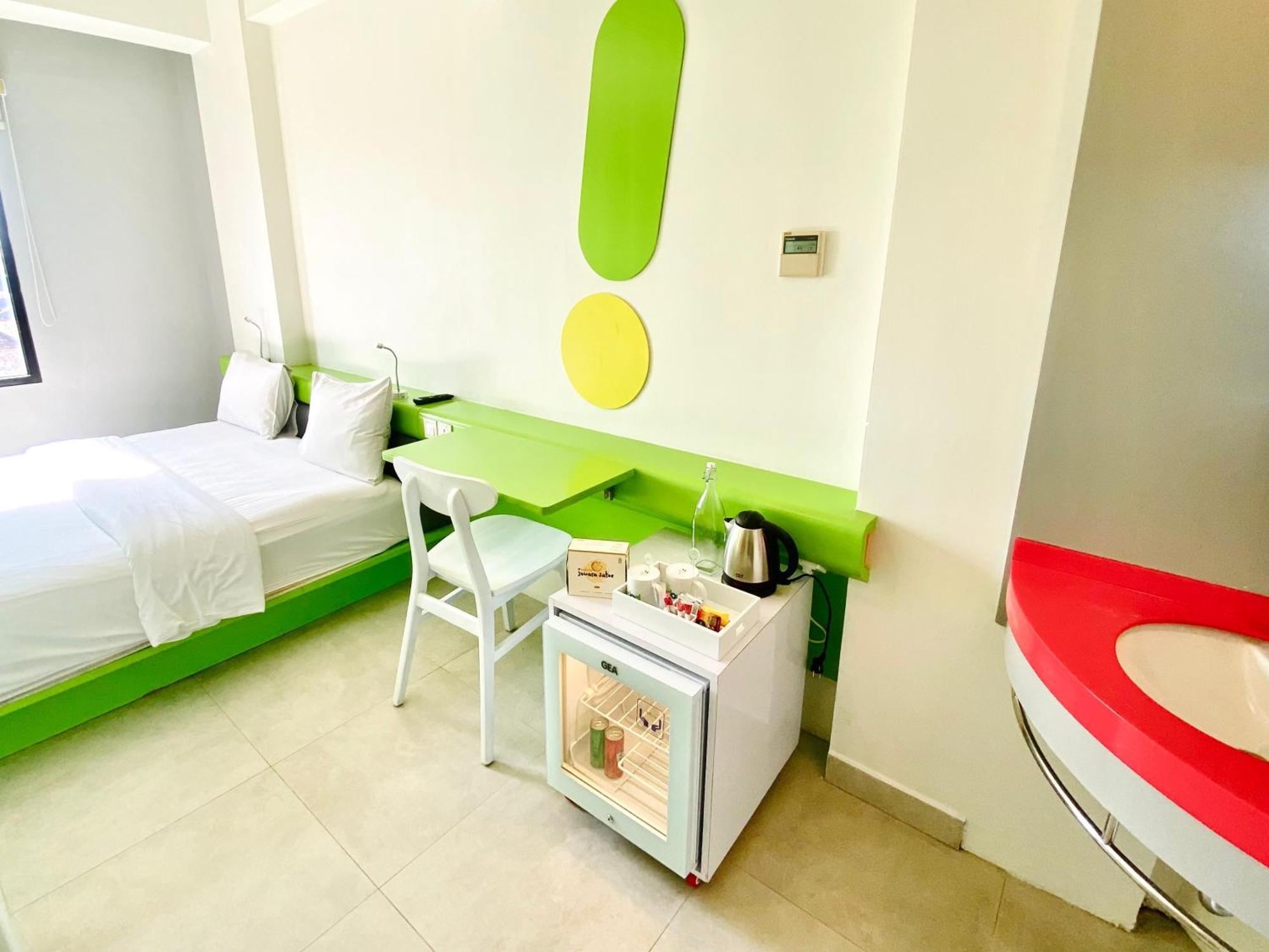 Pop! Hotel Timoho Джокьякарта Экстерьер фото