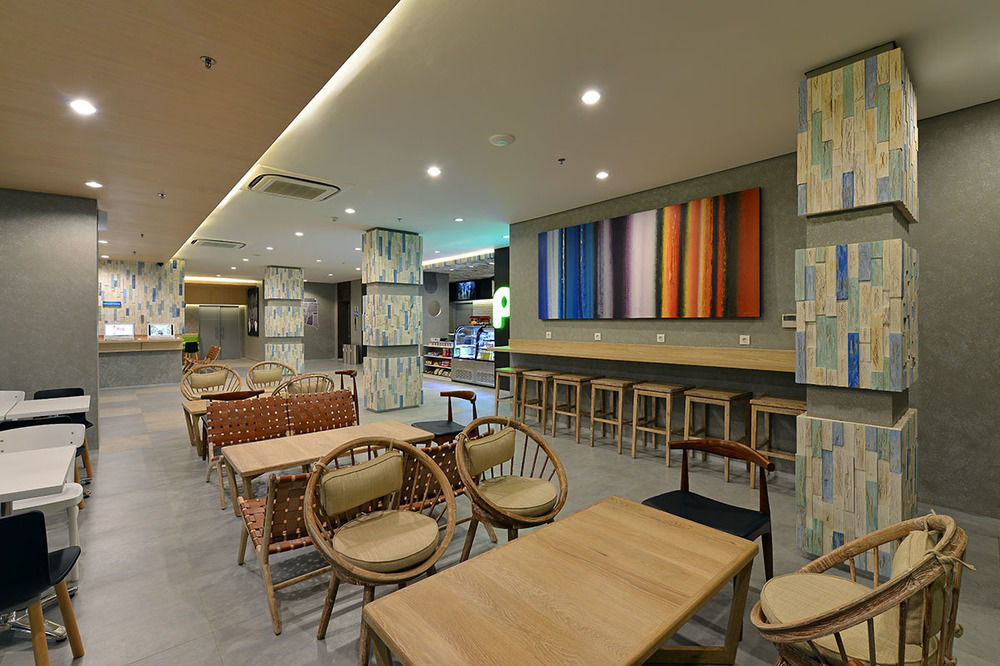 Pop! Hotel Timoho Джокьякарта Экстерьер фото
