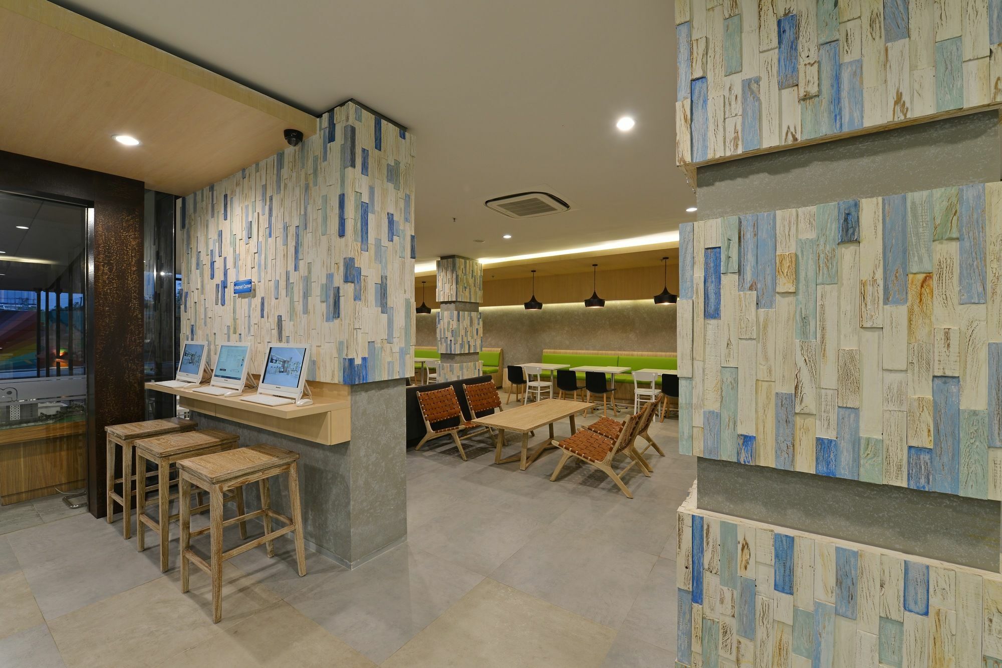 Pop! Hotel Timoho Джокьякарта Экстерьер фото